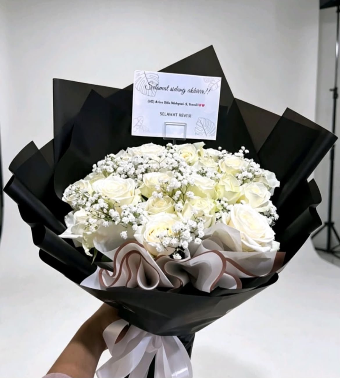 Hand Bouquet Mawar